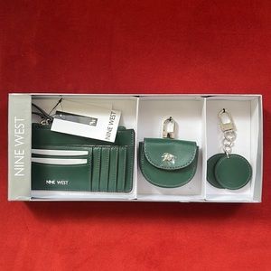 Nine West Complete Travel Card and Bill Case Set